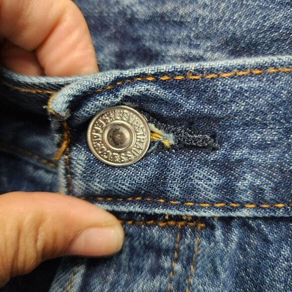 Levis Jeans Mens 38x29 501 Med Wash Cotton Mid Rise Button Fly Classic Straight - Picture 4 of 16